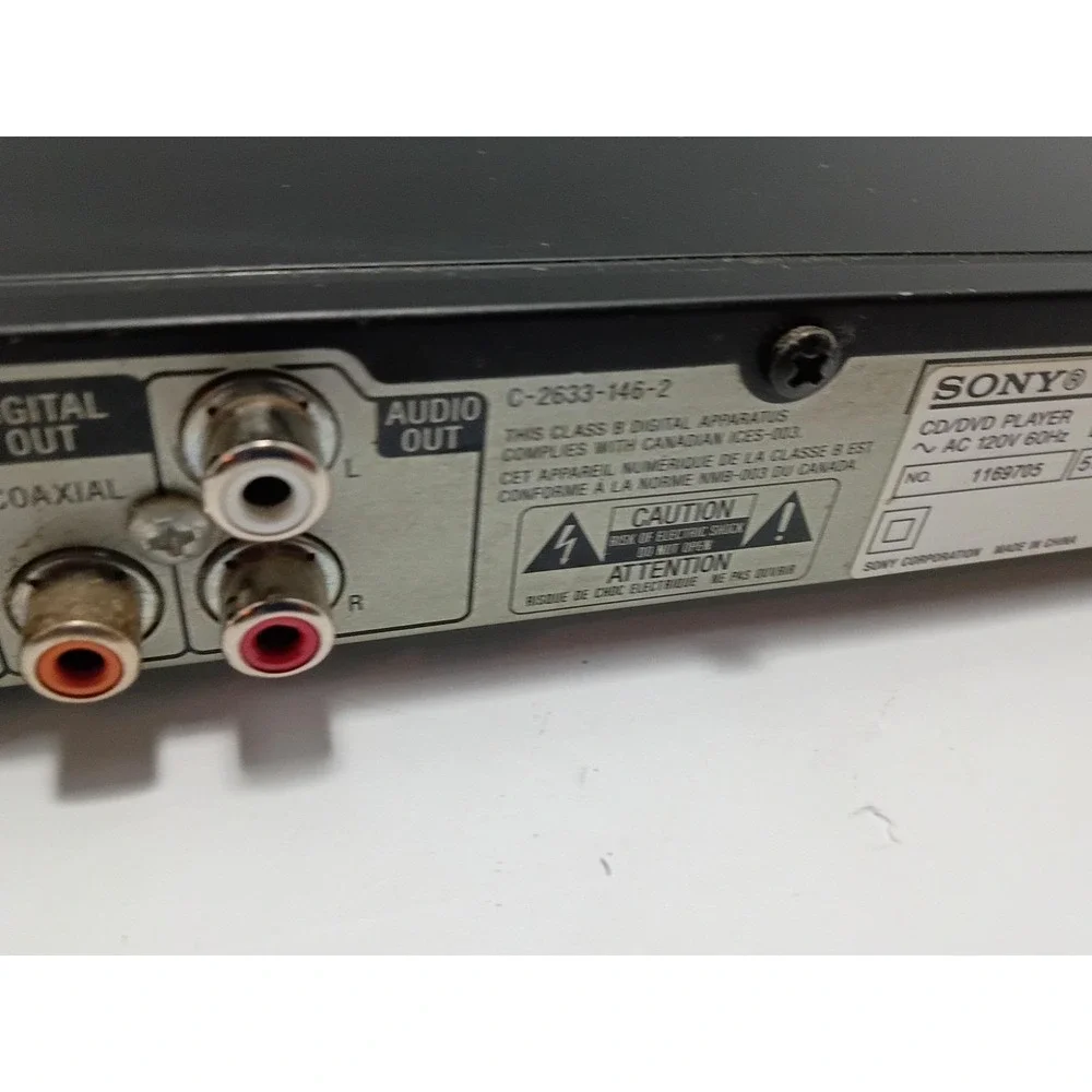 Sony DVP-SR201P DVD Player w remote and cables